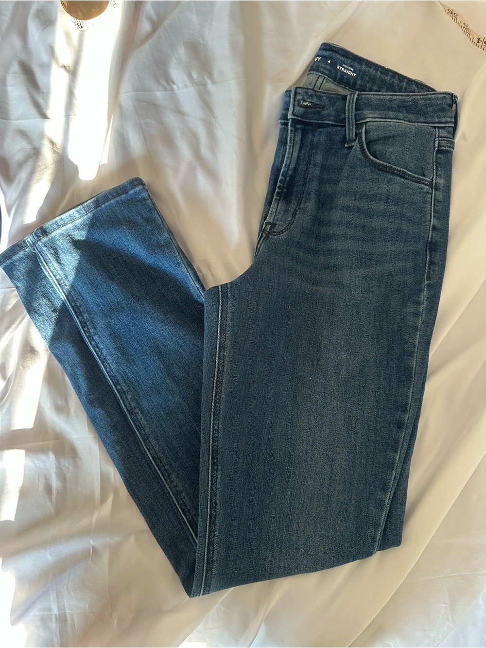 Old Navy High-Rise Straight Jeans Size 4 - Picture 3 of 3